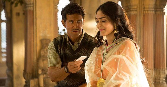 The Chemistry Between Hrithik Roshan and Mrunal Thakur in Super 30